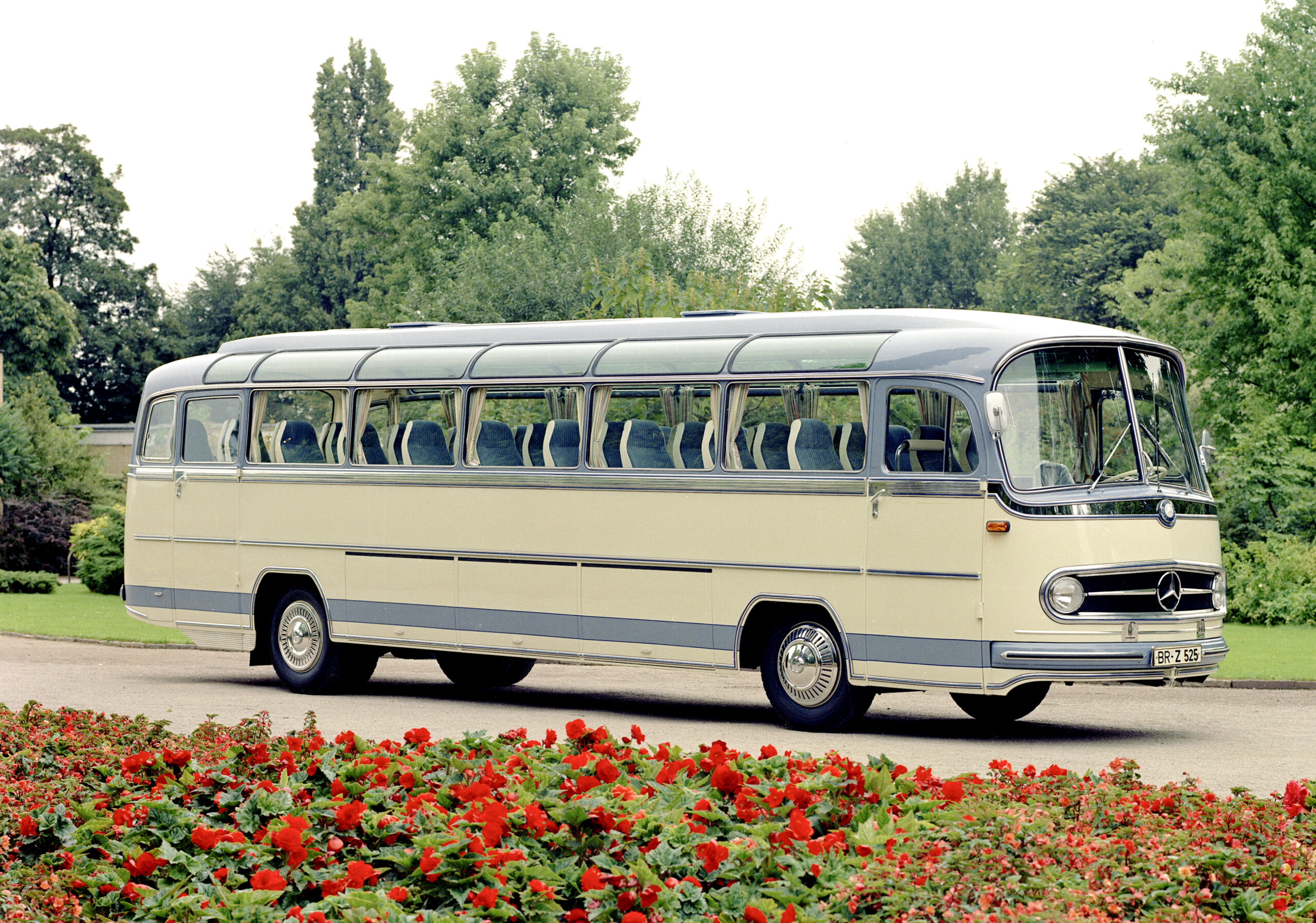 Mercedes-Benz O 321 H/HL Bus - World Auto DB